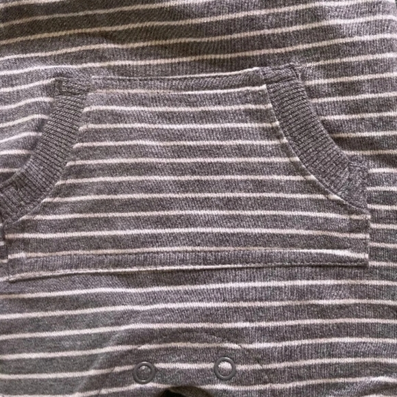 CARTER'S 6M LIKE NEW, DINO SPIKED ROMPER! - Picture 2 of 4